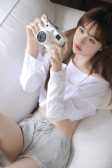 年轻女仆